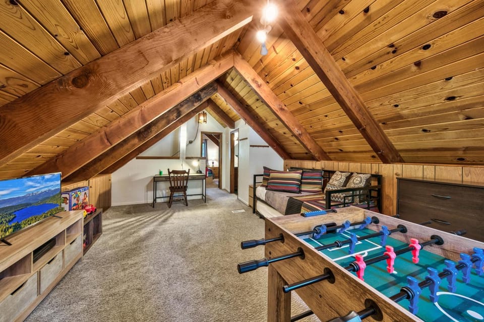 Game Room, TV and multimedia, Living room, Seating area, furniture