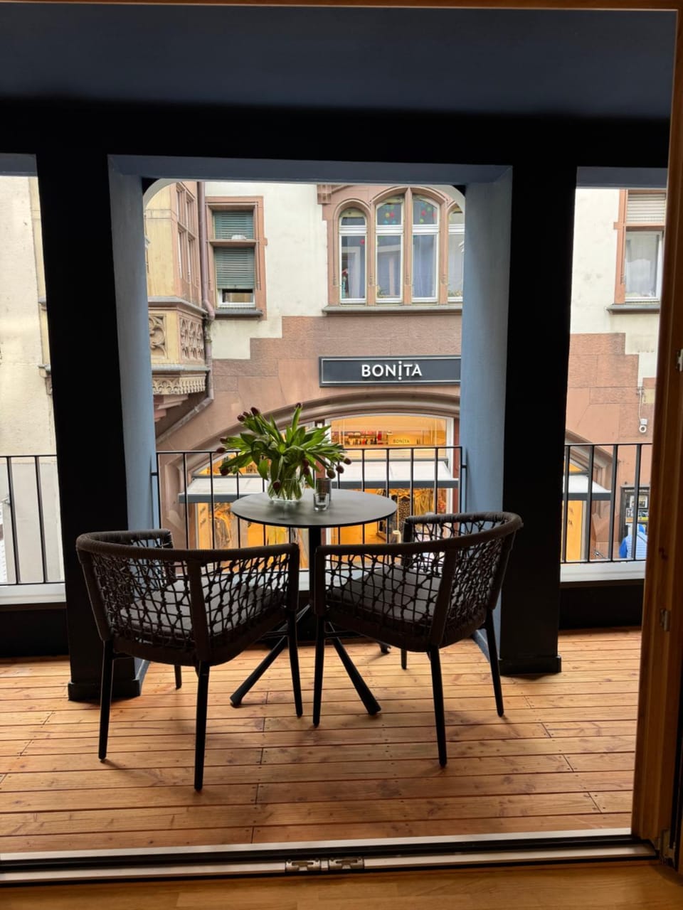 Property building, Balcony/Terrace, Balcony/Terrace, Seating area, Dining area, Evening entertainment, Evening entertainment, Food, Entertainment, Entertainment, Lunch, Lunch, Dinner, Dinner