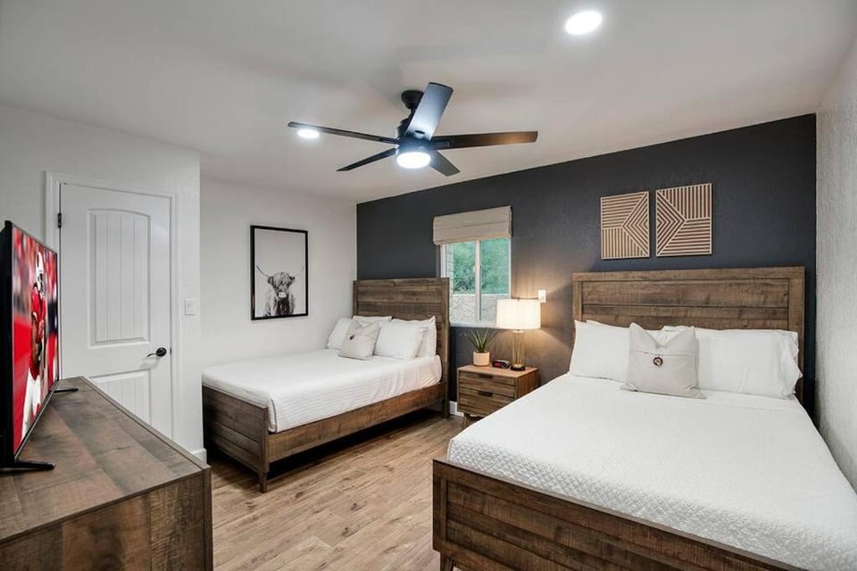 Scenic Four Peaks Vistas Private Pool & Hot Tub House in Fountain Hills