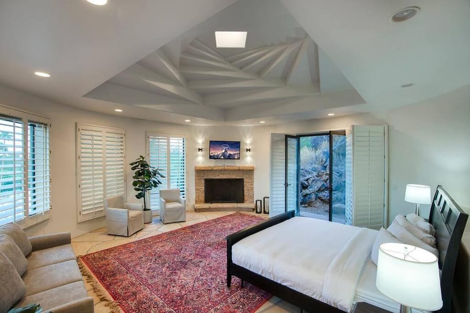 Endless Patio Views Skyline Serenity Game Room House in Paradise Valley