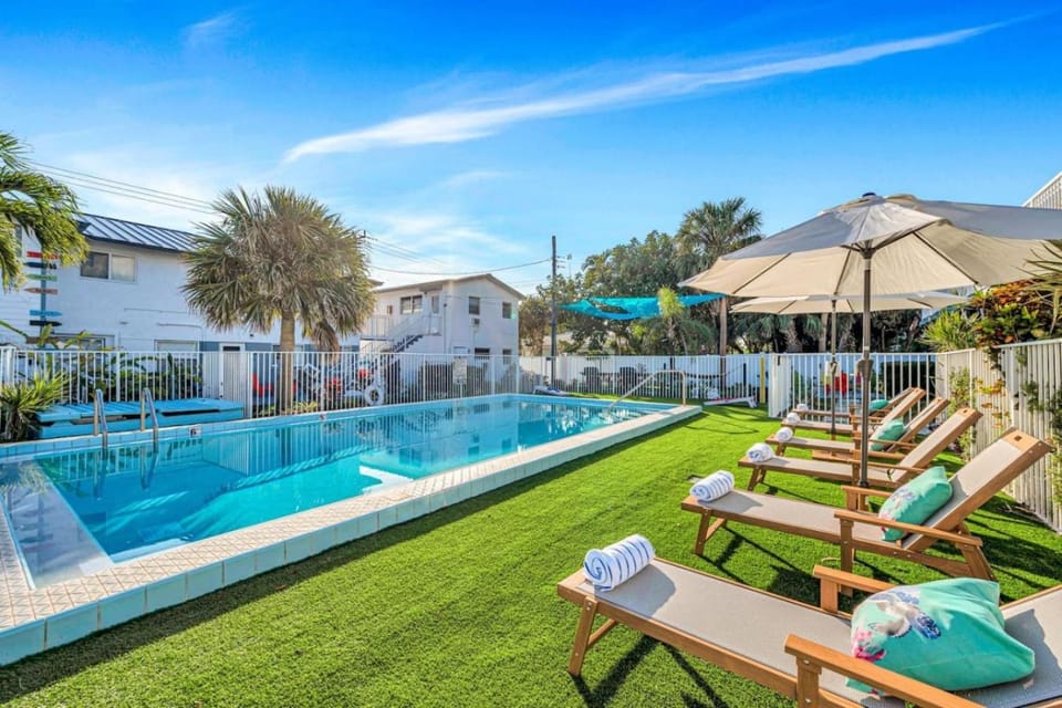 Hotel- Kemps Ridley 103 - Beach and Pool Studio, Walkable town Apartment in Lauderdale-by-the-Sea