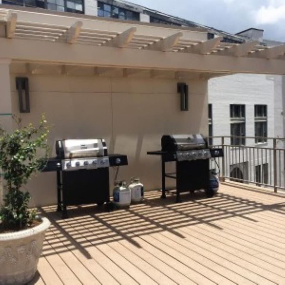 Suite Bleu 5 Min walk to Bourbon st Rooftop Pool Apartment in French Quarter