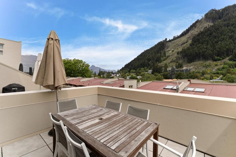 Location is gold 2 bed Apartment in Queenstown