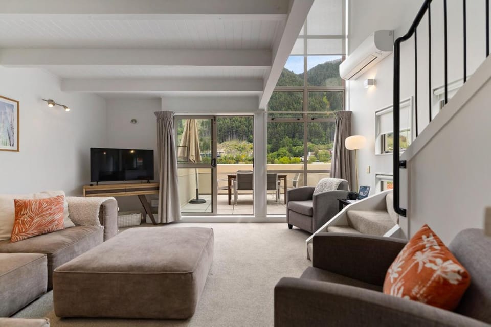 Location is gold 2 bed Apartment in Queenstown