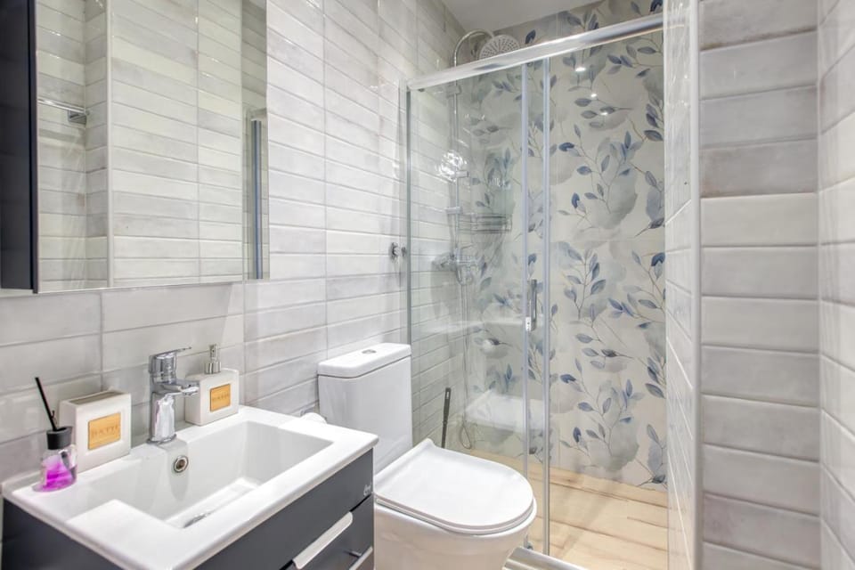 Shower, Bathroom