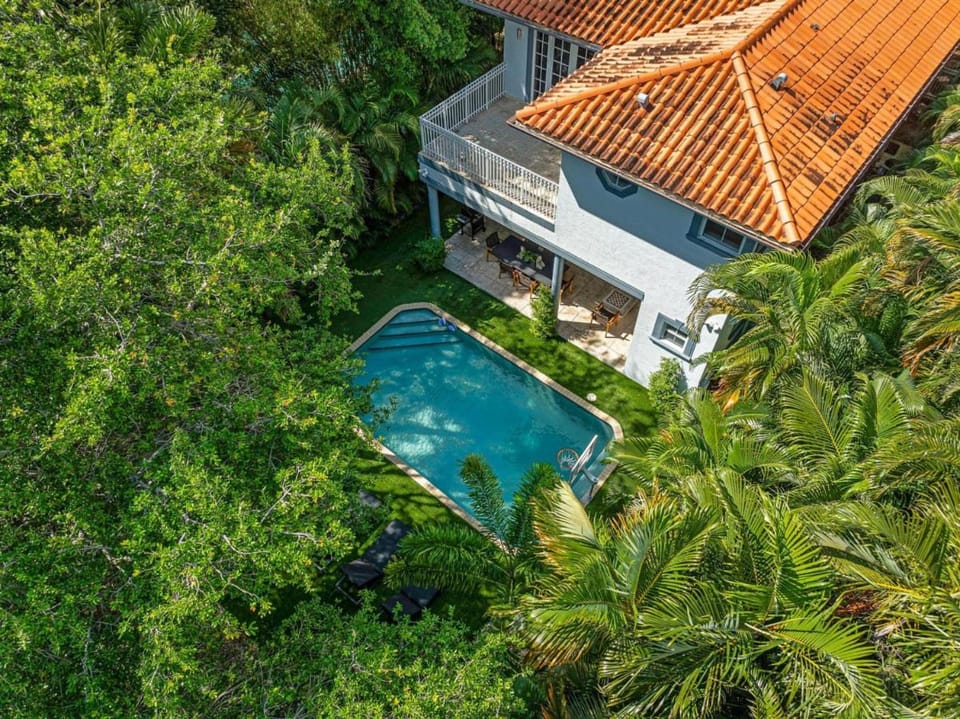 6BR Miami Shores Lush Green Spacious Villa Villa in Miami Shores