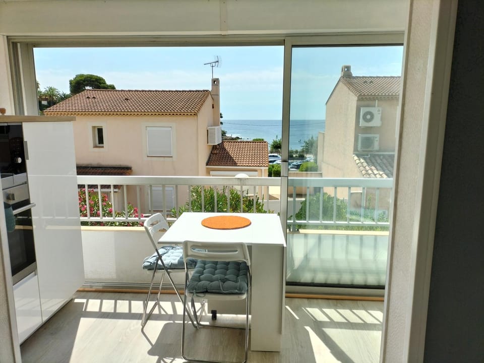 Patio, Natural landscape, View (from property/room), Dining area, Sea view