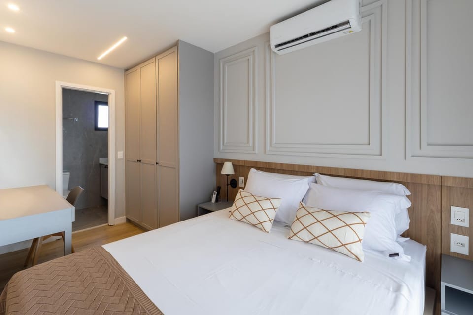 Bed, Bedroom, air conditioner