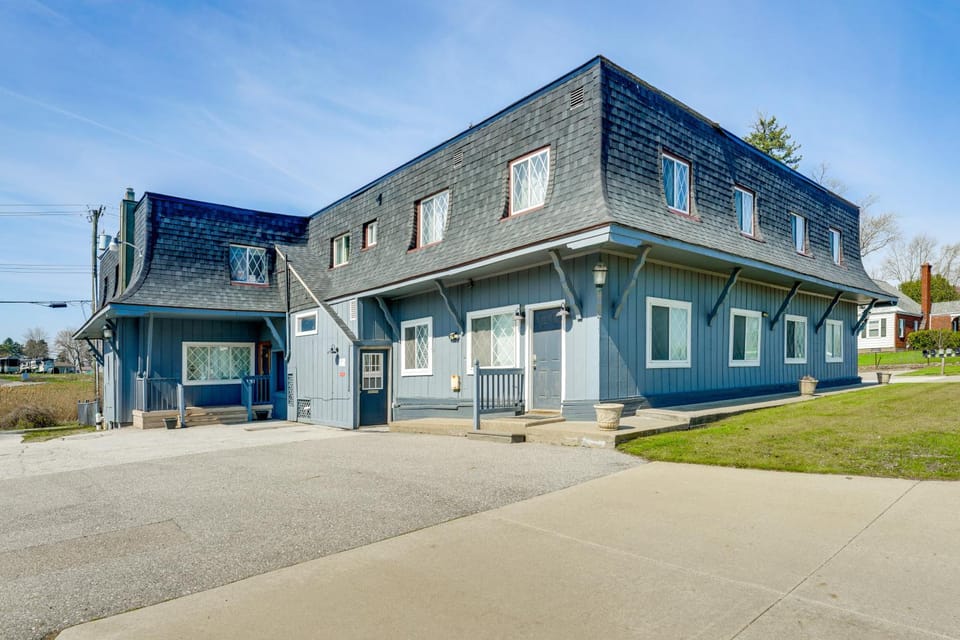 2 Mi to Downtown Port Huron! Couple's Getaway Apartment in Port Huron