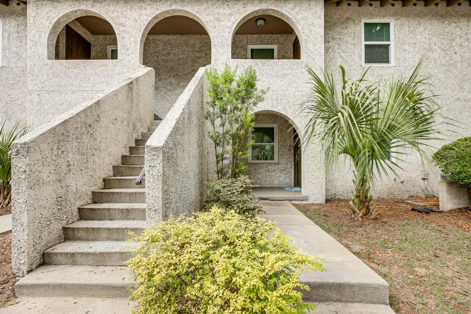 Pool Time & Island Vibes! Hilton Head Getaway House in Hilton Head Island