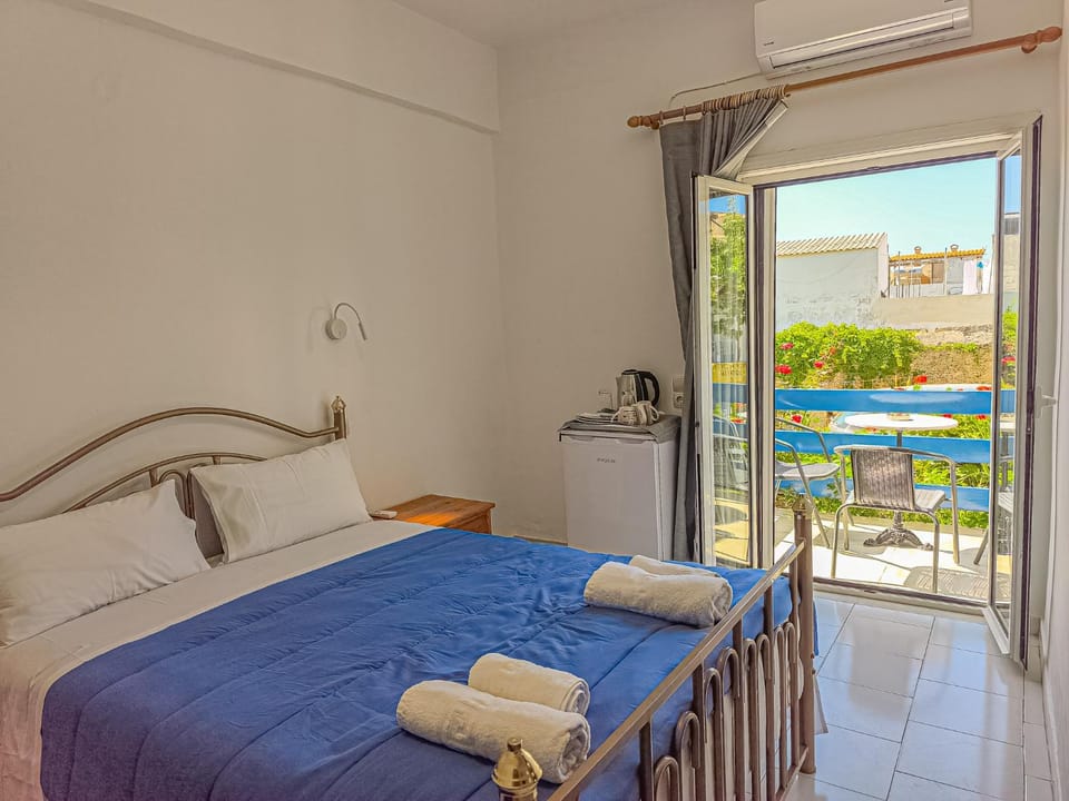 Sougia Afrodite Rooms 1 with balcony Apartment in Crete