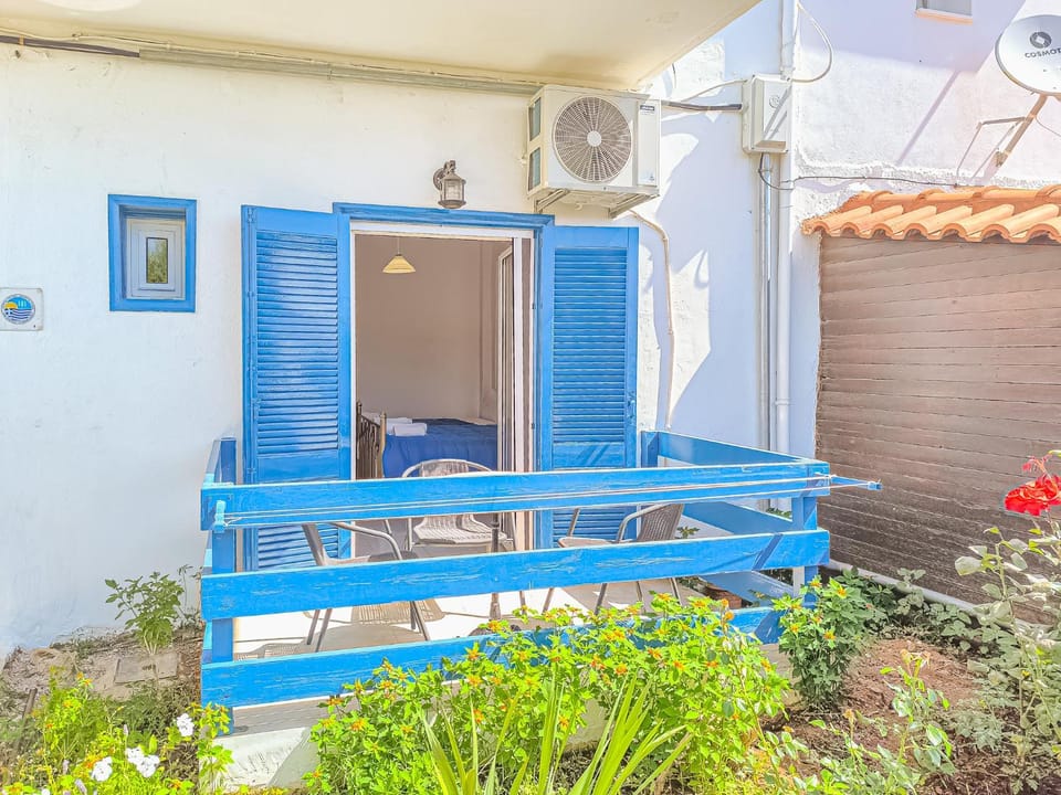 Sougia Afrodite Rooms 1 with balcony Apartment in Crete