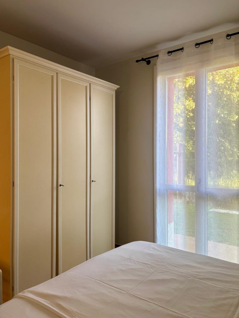Bedroom, wardrobe