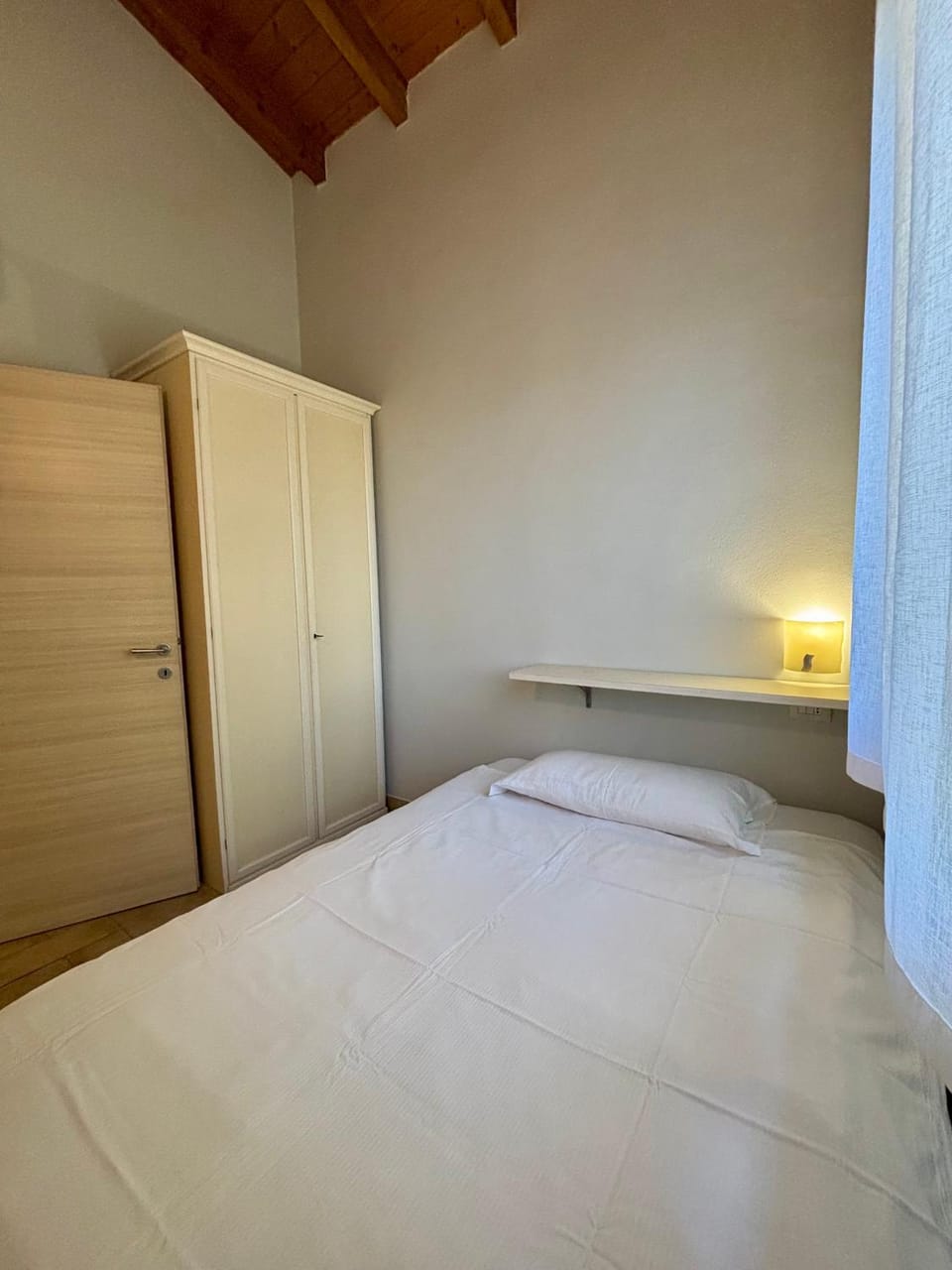 Bedroom, wardrobe