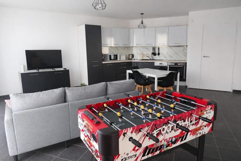 TV and multimedia, Living room, Seating area, Dining area, oven