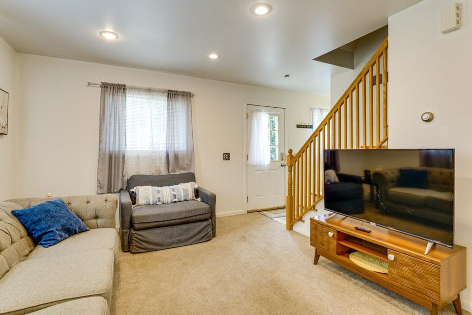 1 Block to Lake Huron Beach! Peaceful Shore House House in Michigan