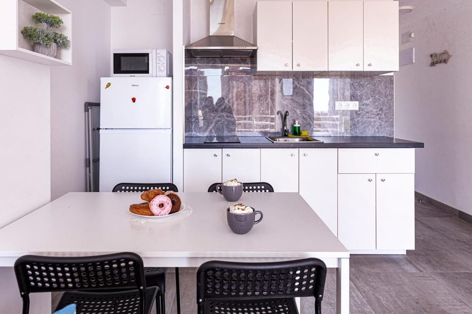 Dining area, microwave, kitchen