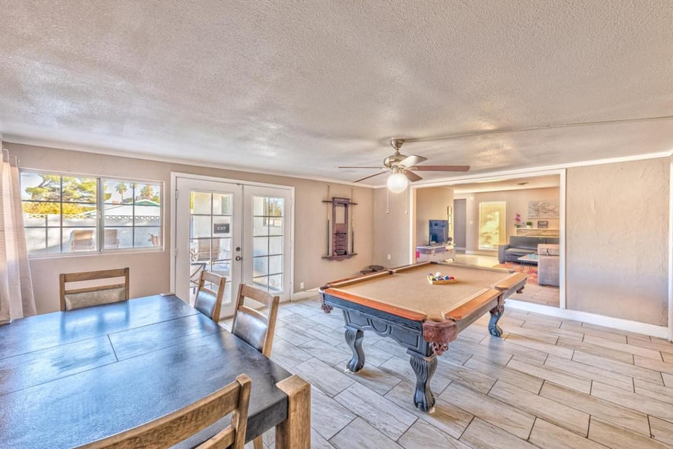 Lovely house with pool, near the strip! House in Las Vegas