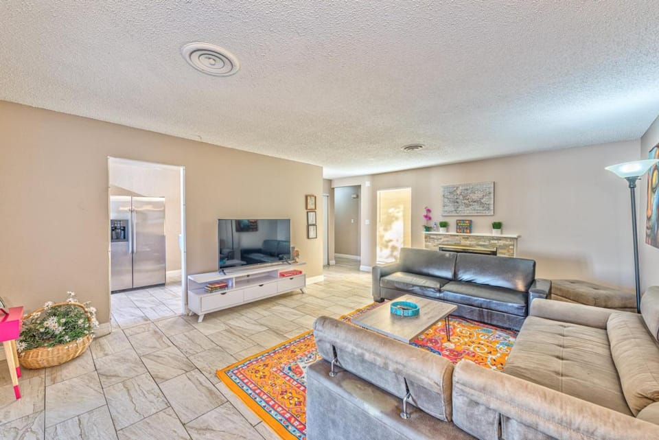 Lovely house with pool, near the strip! House in Las Vegas
