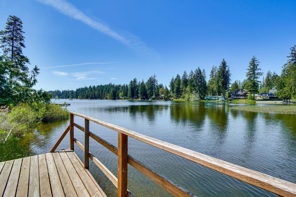 Private Dock & Furnished Deck! Cozy Belfair Escape House in Hood Canal