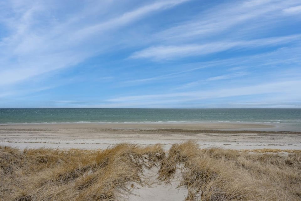 Beachfront Charm in Beautiful East Sandwich House in East Sandwich