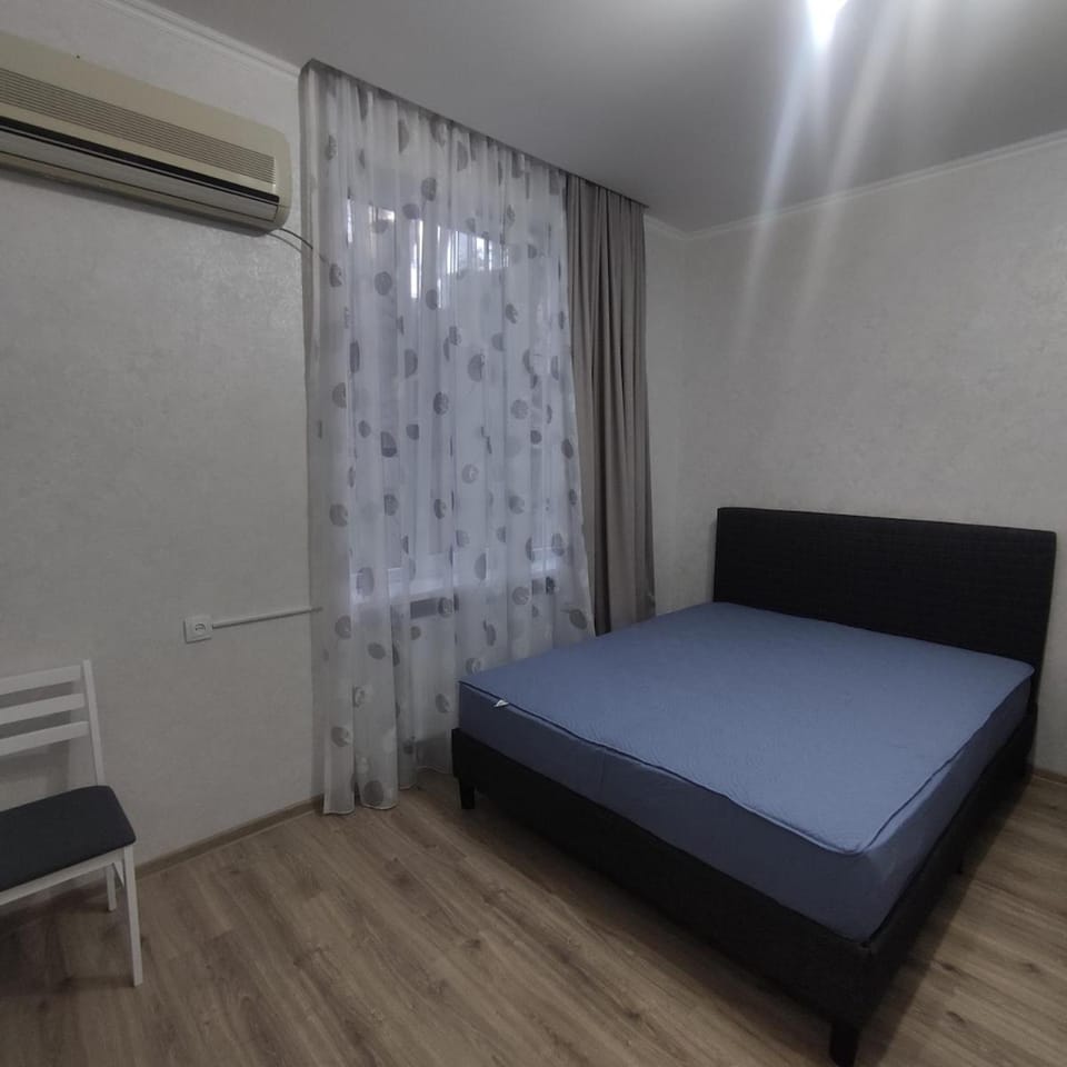 Bed, air conditioner