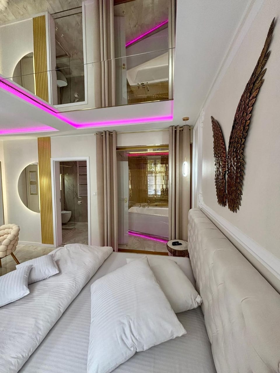 Shower, Toilet, Bed, Bathroom, Living room, Photo of the whole room, Seating area, Bedroom, Bath