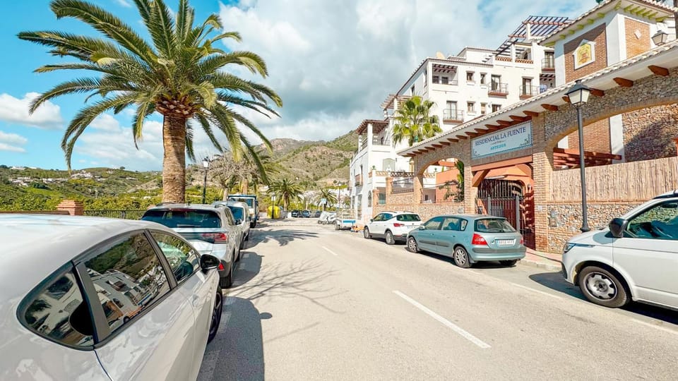 Property building, Street view, Parking