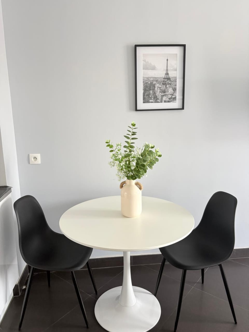 Studio Moderne Zen Apartment in Île-de-France