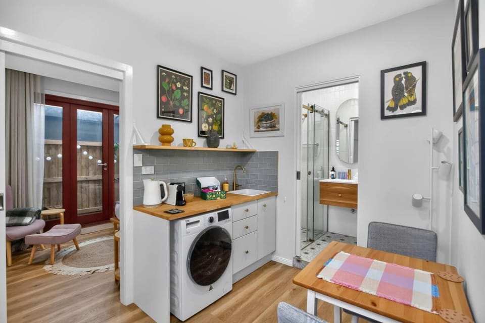 Coffee/tea facilities, Kitchen or kitchenette, minibar, washing machine