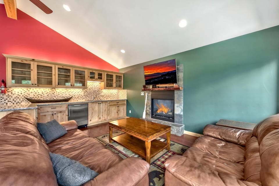 Tahoe Keys Traditions - BBQ Pet Friendly House in South Lake Tahoe