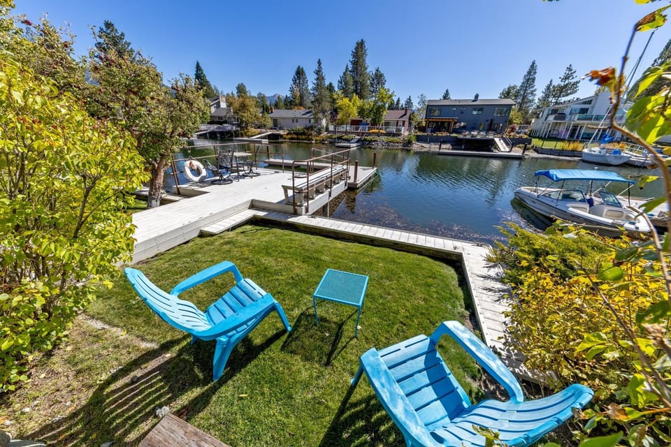 Tahoe Keys Villa - Pool Table Sauna Dock Hot Tub AC House in South Lake Tahoe