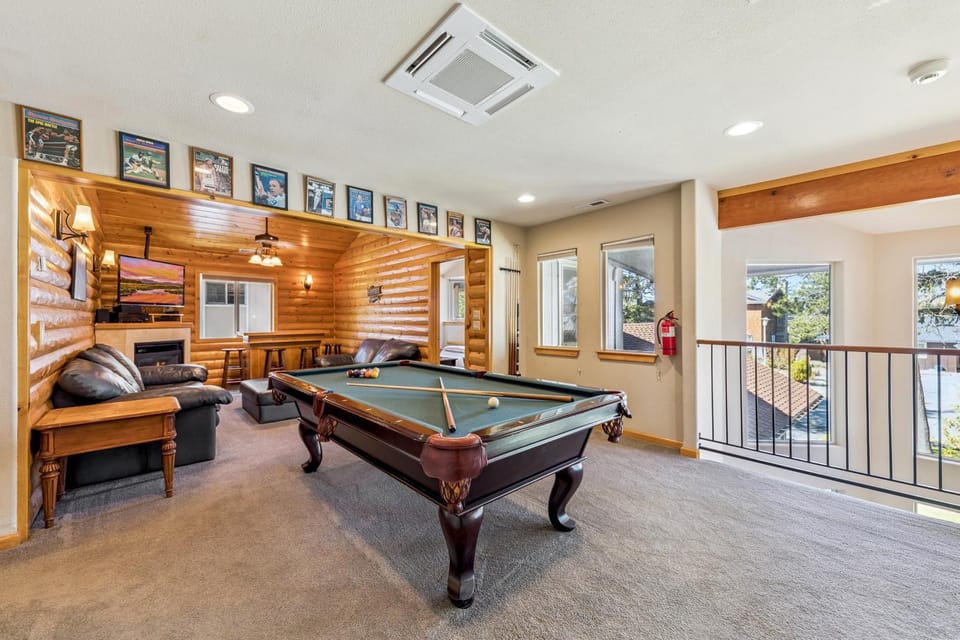 Tahoe Keys Villa - Pool Table Sauna Dock Hot Tub AC House in South Lake Tahoe