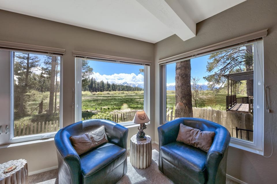 Day, Natural landscape, View (from property/room), Living room, Seating area, furniture