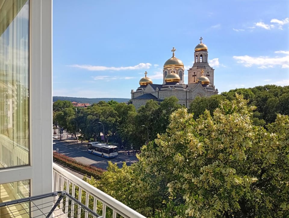 Grand Central Varna Apartment in Varna