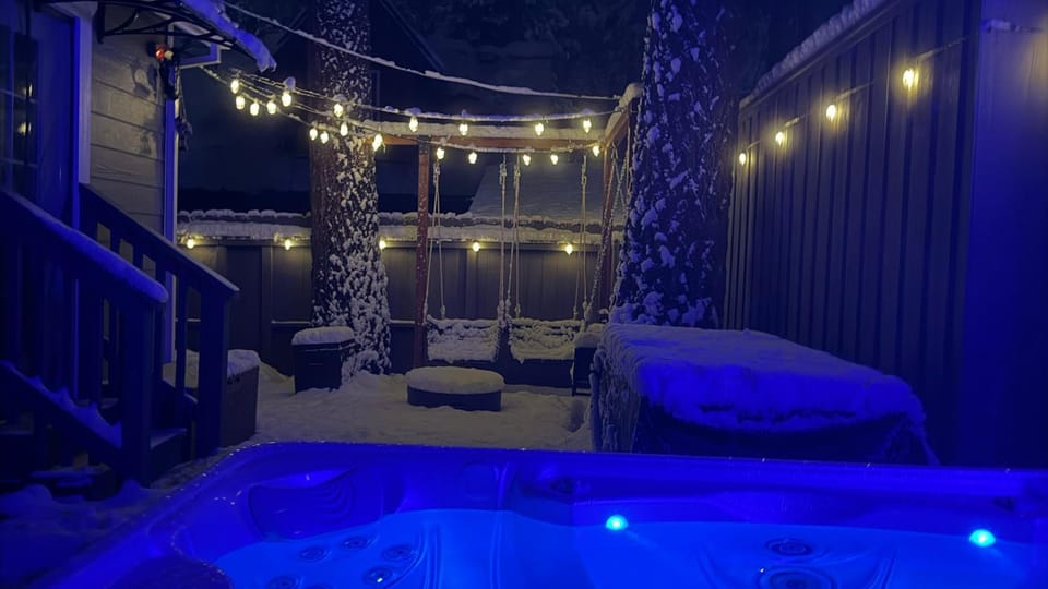 Night, Winter, Hot Tub