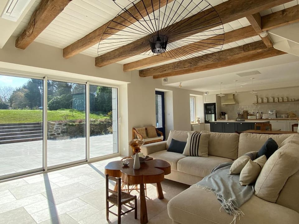 Living room, Garden view