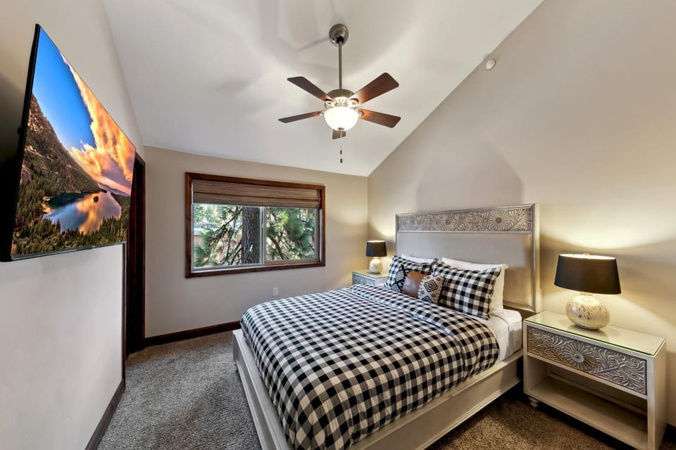 Bed, TV and multimedia, Bedroom, furniture