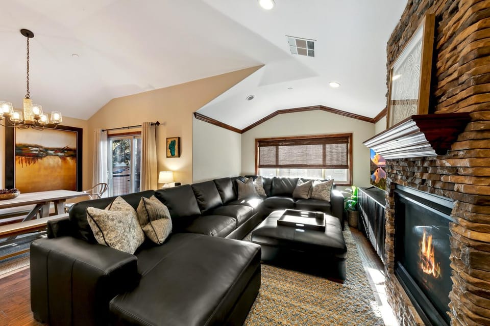 Living room, Seating area, fireplace, furniture