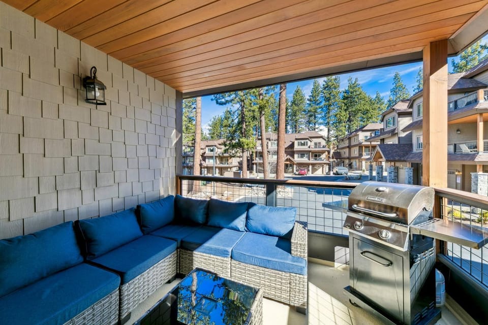 Patio, Day, BBQ facilities, Balcony/Terrace, Seating area