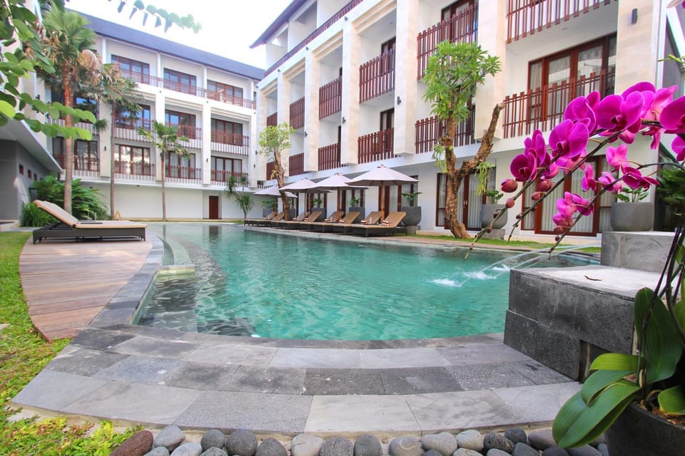 Swimming pool, Swimming pool