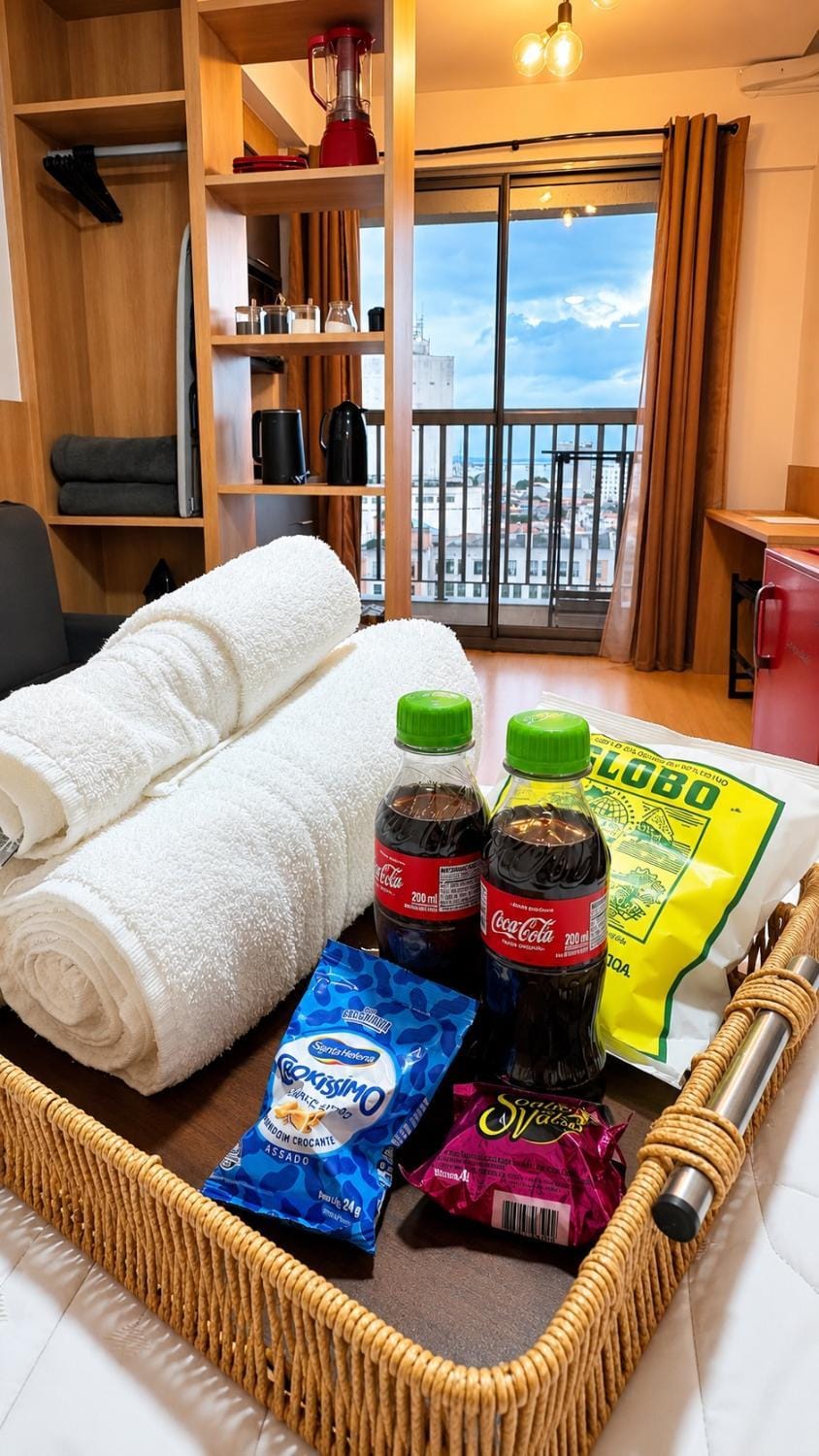 Bed, View (from property/room), Living room, Food and drinks, Seating area, Bedroom, towels