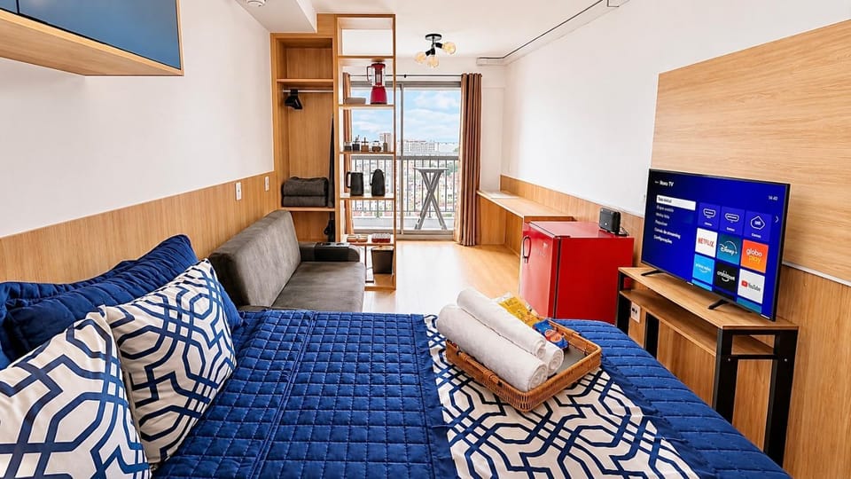 Communal lounge/ TV room, Bed, TV and multimedia, Kitchen or kitchenette, Living room, Photo of the whole room, Seating area, Bedroom, minibar