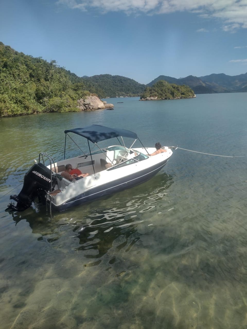 Lancha melodia paraty Docked boat in Paraty