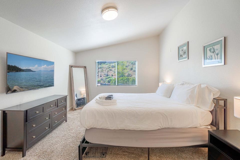 Large Group Escape 5 Beds Pets Welcome House in Reno