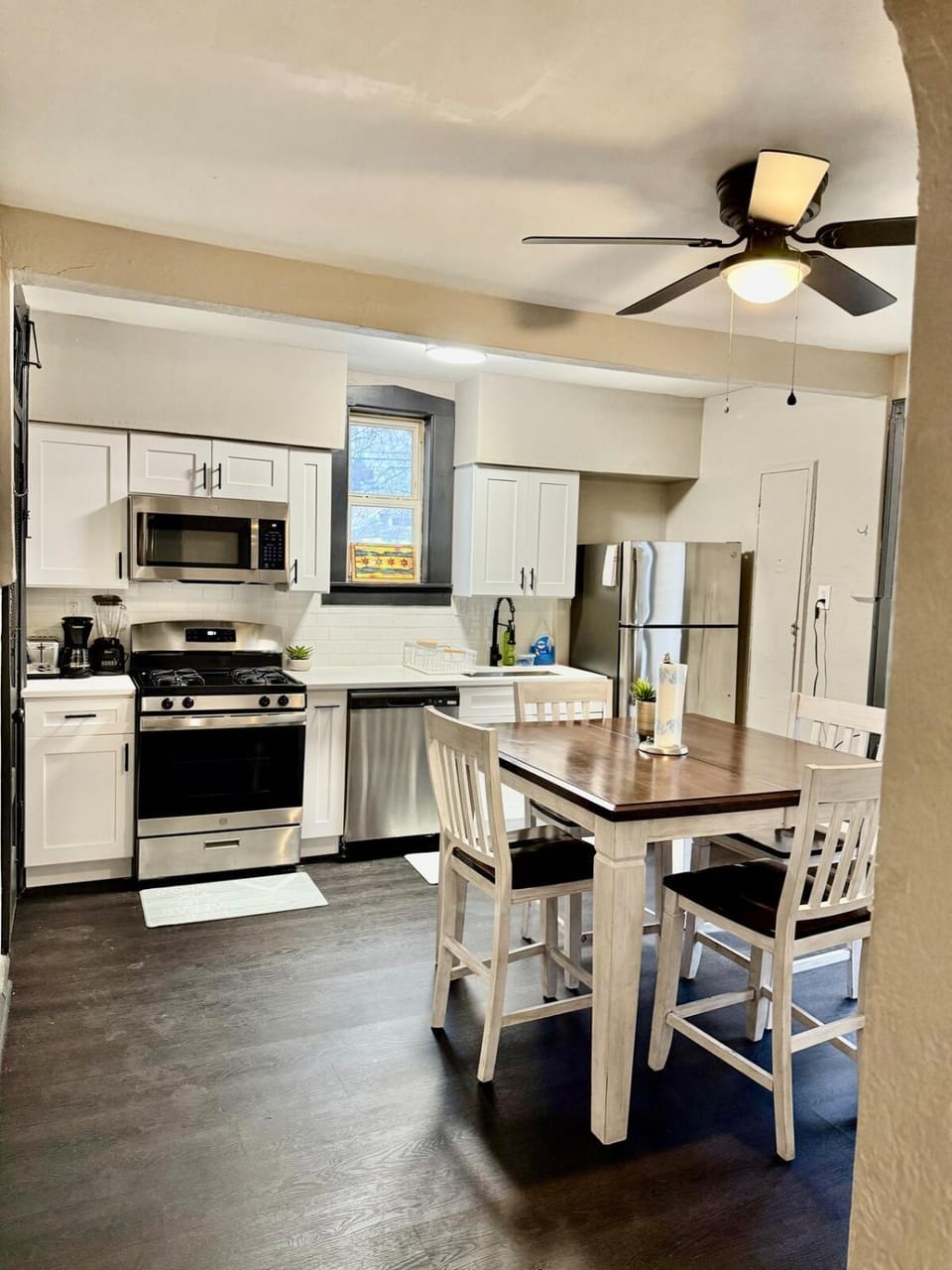 Kitchen or kitchenette, kitchen