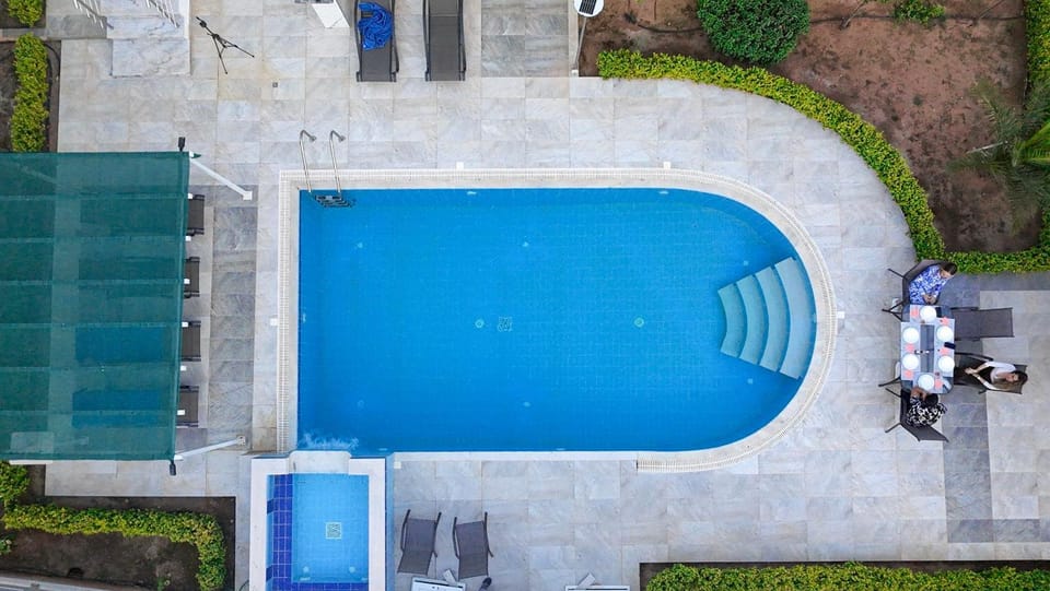 Property building, Swimming pool