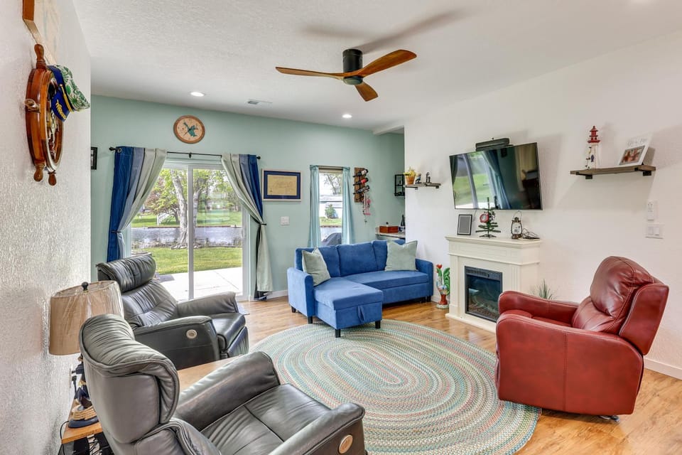 Pet-Friendly Vineyard Lake Canal Oasis w/ Yard! House in Michigan