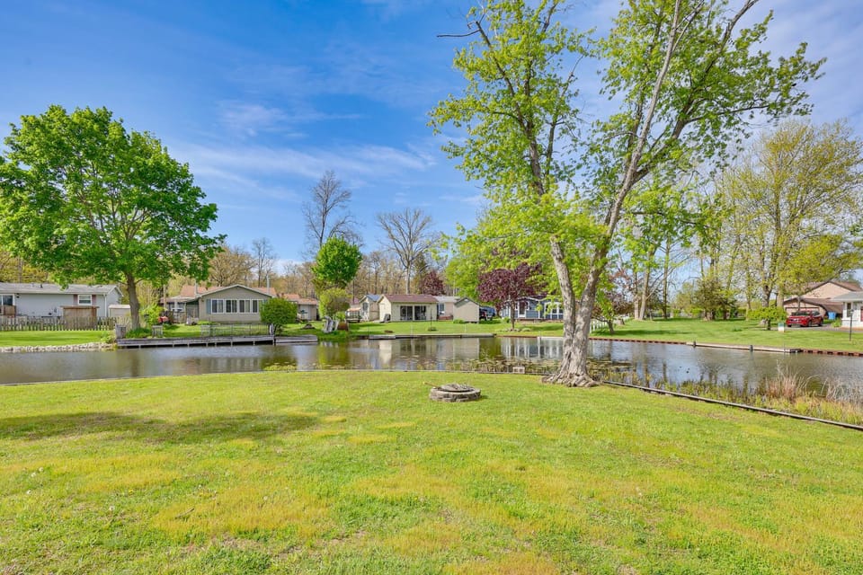Pet-Friendly Vineyard Lake Canal Oasis w/ Yard! House in Michigan