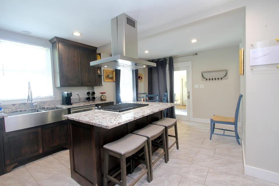 Elevated charming home in Historic Distric House in Greenwood
